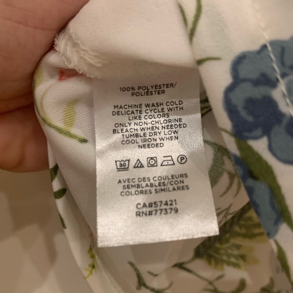 Ann Taylor NWT White with Pink and Blue Flower Blouse medium - Picture 15 of 16